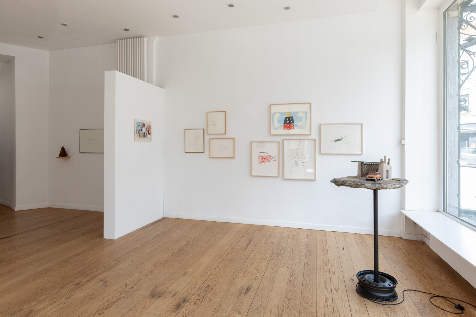 Houses - Francis Alÿs, Franck Christen, Jordi Colomer, Christian Hidaka, Didier Marcel, Anne-Marie Schneider, Franck Scurti, Luca Vitone, Erwin Wurm, Raphaël Zarka