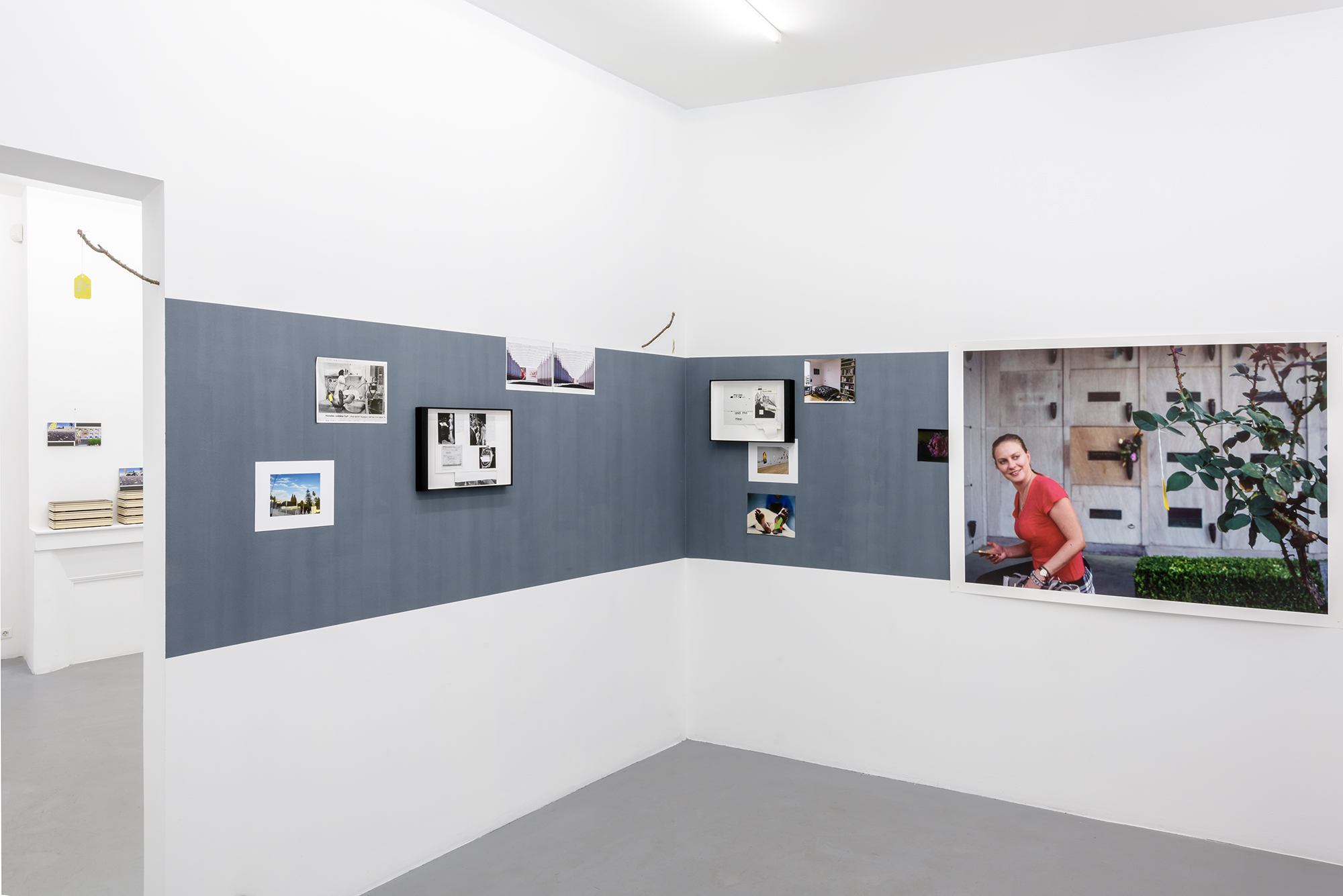 Mathew Hale - A PICTURE AND ITS PRICE «... et enfin la précieuse matière du tout petit pan du mur jaune. Ses étourdissements augmentaient ; il attachait son regard, comme un enfant à un papillon jaune, qu'il veut s